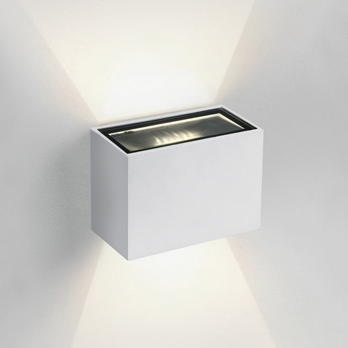 ONE Light Wall Light 2x3W 2x210lm 3000K CRI80 IP54 White 67374/W/W